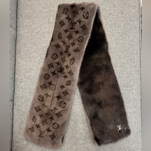 Louis Vuitton Monogram Reverso Mink Scarf - Picture 1 of 10